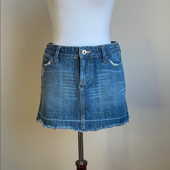 American Eagle Outfitters Dresses & Skirts - 💜3/$15 American Eagle Distressed Jean Skirt💜